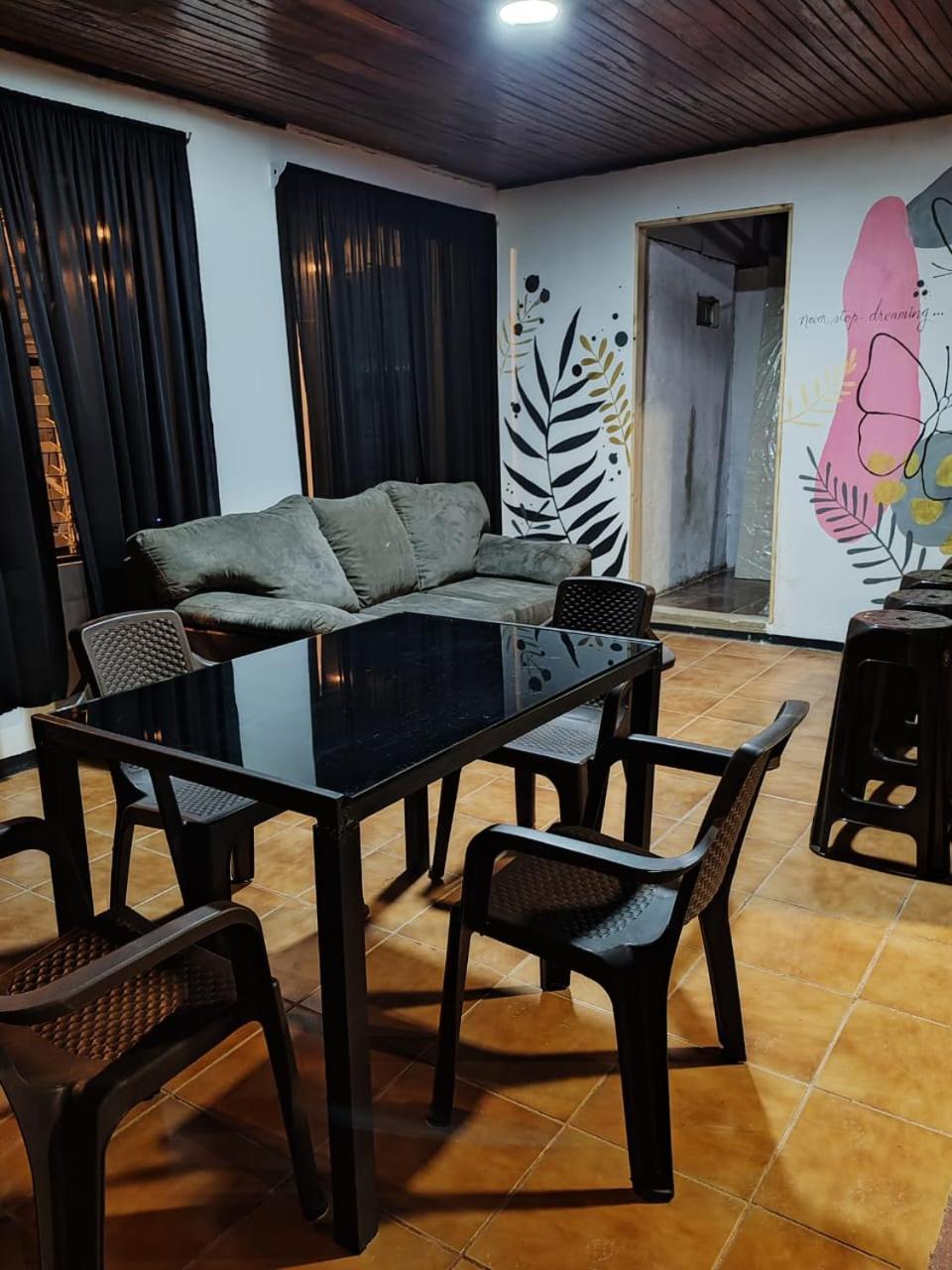 Blackout Hostel La Fortuna Eksteriør billede
