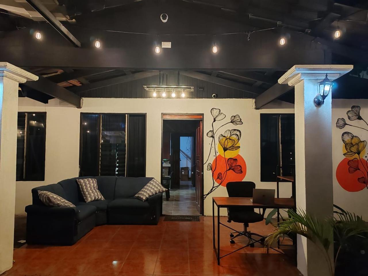 Blackout Hostel La Fortuna Eksteriør billede